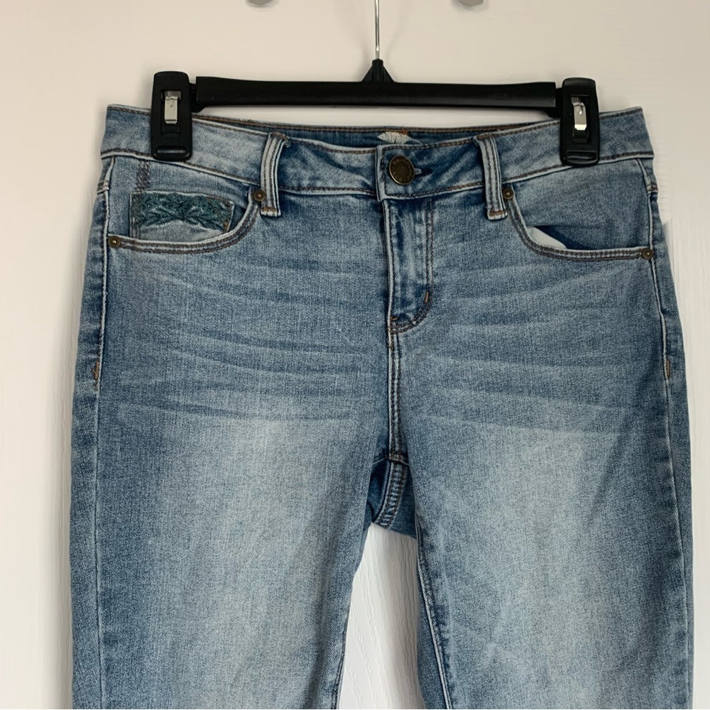 Embroidered Raw Hem Jeans - Picture 3 of 14